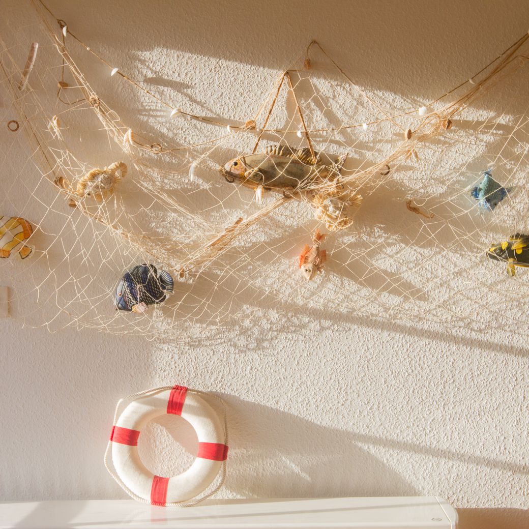 Wand-Dekoration mit Fischernetz